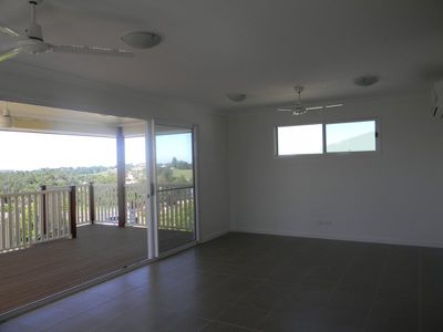 2 / A Greenhills Esplanade, Maleny