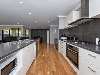 16 Turquoise Road, Byford