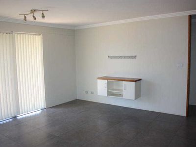 1 / 78   Head Street, Forster