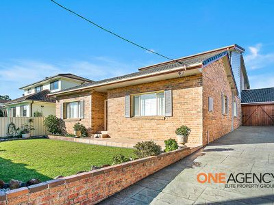 14 Lake Entrance Road, Oak Flats
