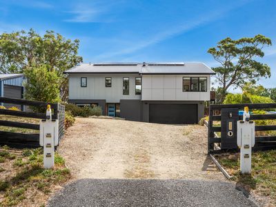 1 Riviera Drive, Carlton