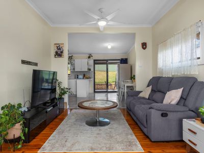 44 John Street, Belmont North