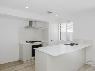 6b Gambier Gr, Eglinton