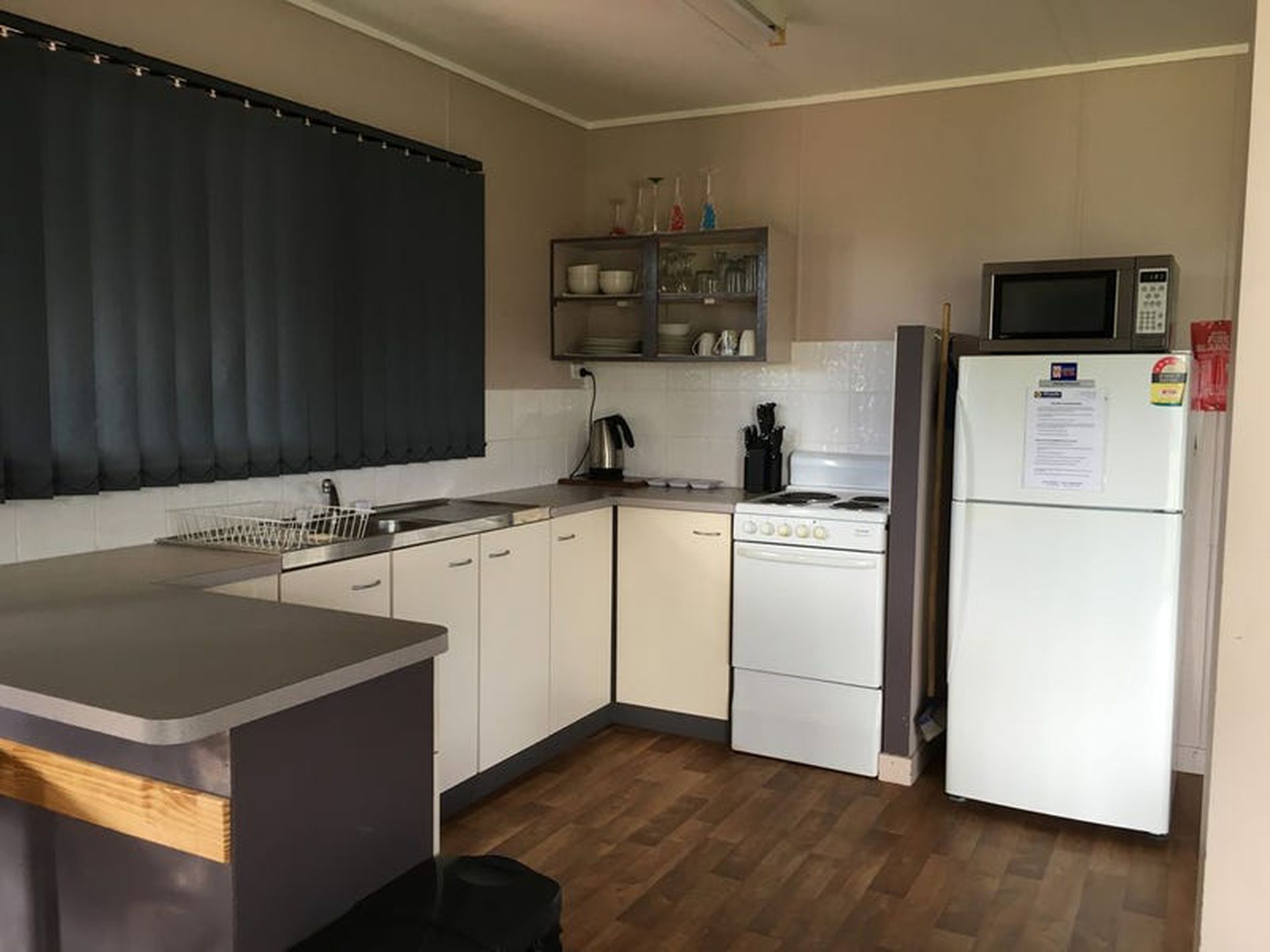 12 Fifth Avenue, Woodgate