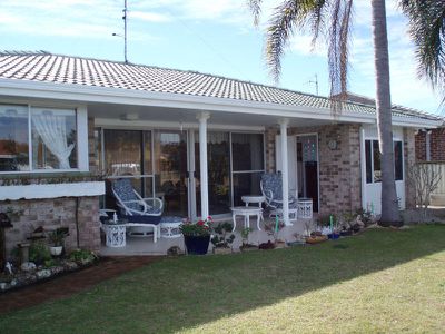 58 King George Parade, Forster
