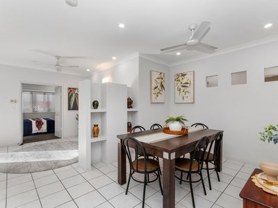 8 Crestbrook Drive, Mount Louisa