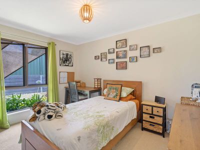 12 Cotswold Court, Rochedale South