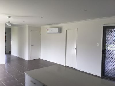 1 / 14 Azure Way, Coomera