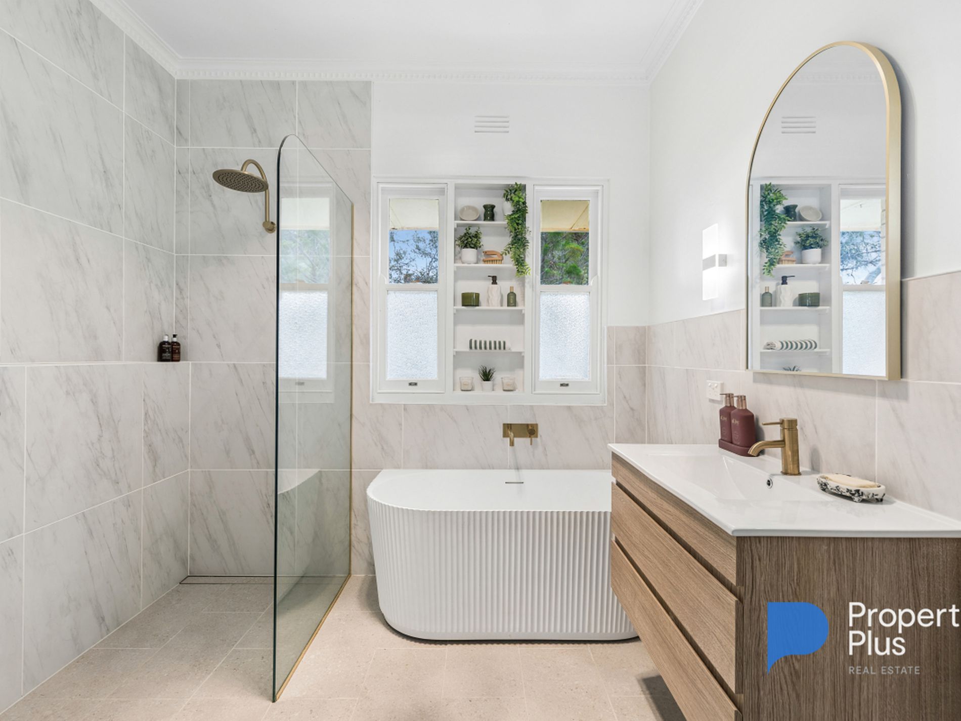 8 Clifton Street, Charlton