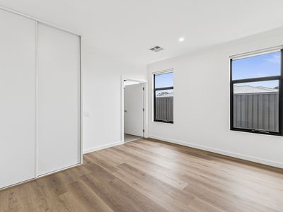 16 Tsouris Way, Munno Para West