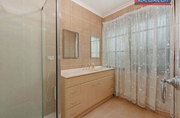 43 Farnborough Avenue, Craigieburn