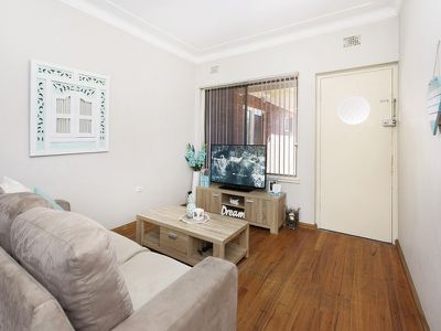 7 / 1 Olympic Boulevarde, Port Kembla