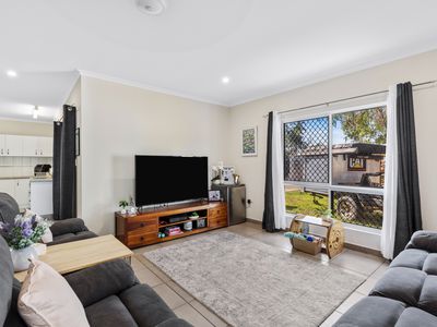 2 / 2 Priore Court, Moulden