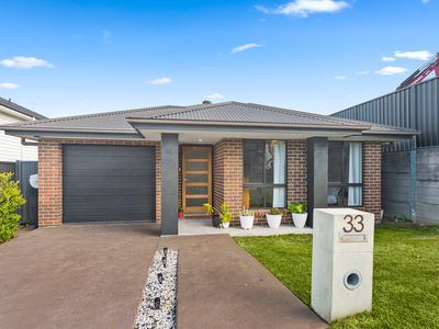 33 Flannery Drive, Calderwood