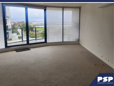 221 / 50 Catamaran Drive, Werribee South