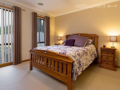 1 SARAH COURT, Wodonga