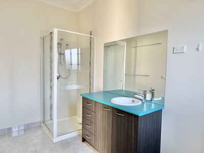 40 Grovedale Way, Manor Lakes