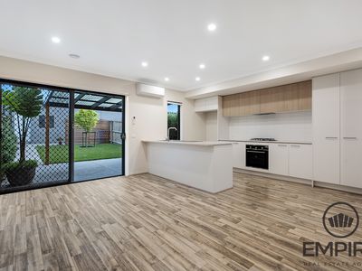 3 Vendeen Walk, Clyde North