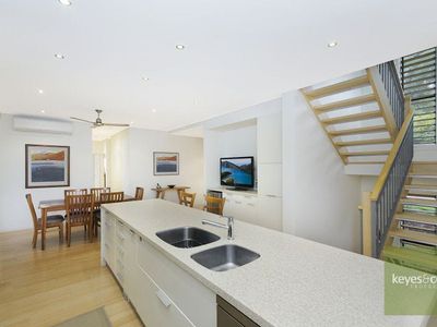 22 The Point, Castle Hill