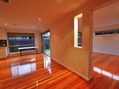 2 / 1 Eva Street, Clayton