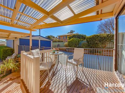 4 Lambie Place, Florey