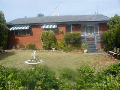 24 Forrester  St, Forbes