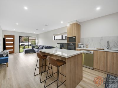 4 Keith Bain Crest, Whitlam