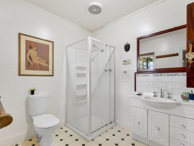 207 Desailly Street, Sale