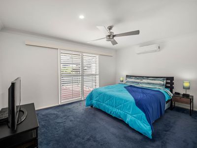 6 Bartlett Terrace, Redland Bay
