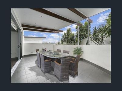 6 / 74 Dengate Lane, St Lucia