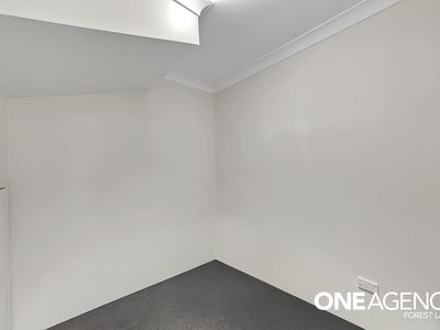 3 / 2 Grandly Street, Doolandella