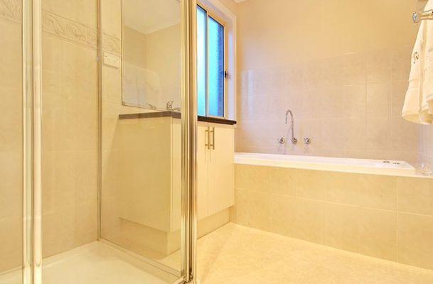 2 Holbeck Place, Craigieburn
