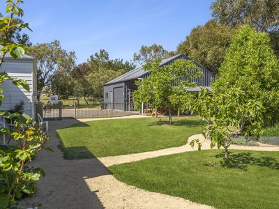 12 Warncoort Cemetery Road, Warncoort