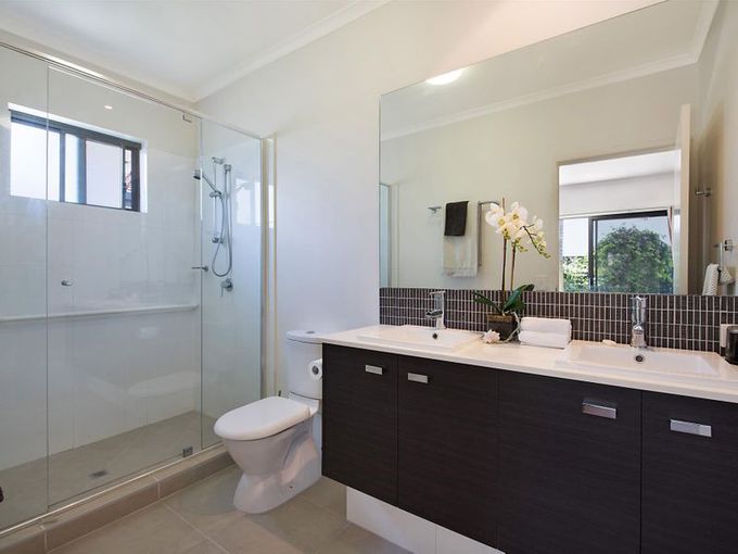 2 / 82 Beach Parade, Maroochydore