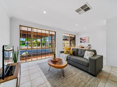 1 / 15 Parramatta Lane, Willetton