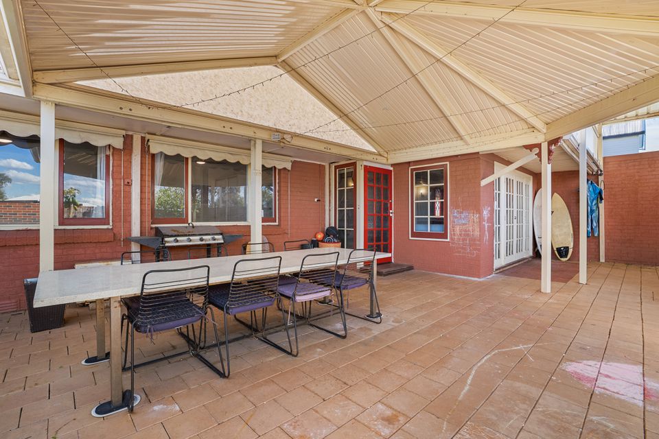 135 Safety Bay Road, Shoalwater