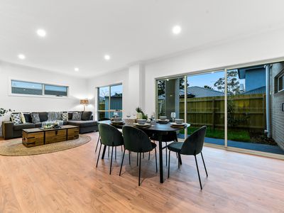 1 / 8 Hair Court , Beaconsfield