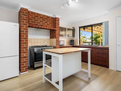 7 De Bernales Street, Hannans