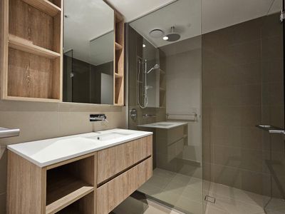 5801 / 648 Lonsdale Street, Melbourne