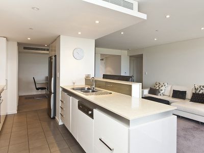 803 / 30 The Circus, Burswood