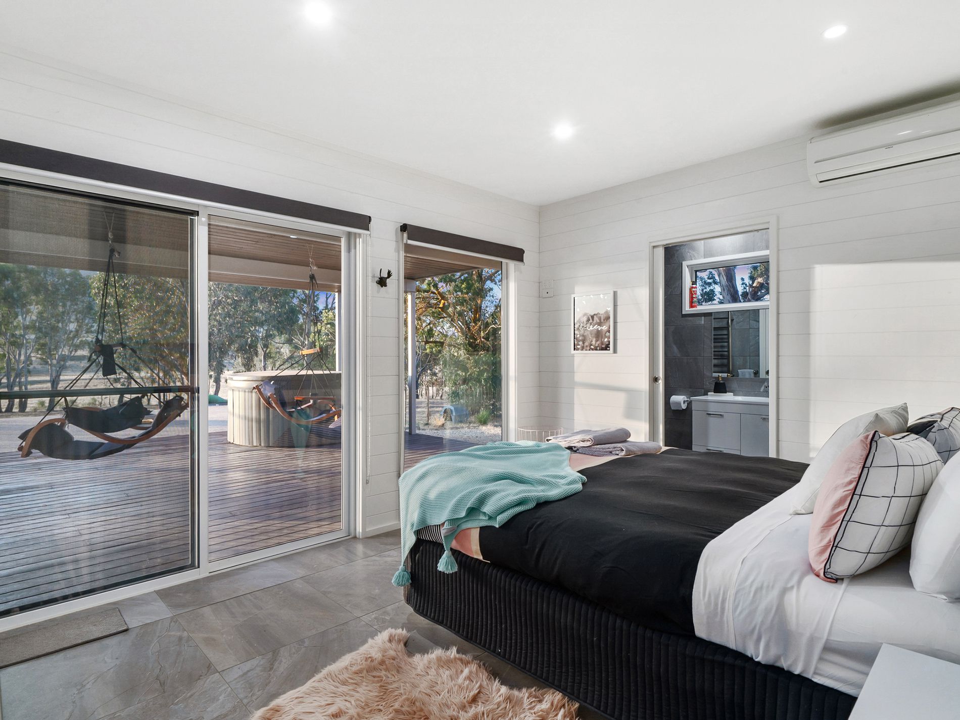 454 Howes Creek Road, Mansfield