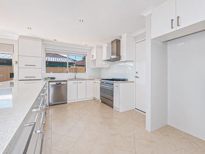 5 Alpina Bend, Canning Vale