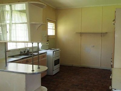 13 Saxelby Street, East Ipswich