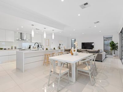 19 Feathertail Place, Gumdale