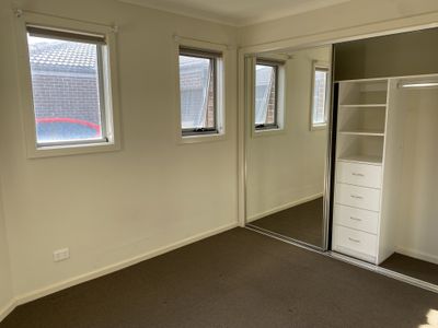2 / 39 Claire Way, Tarneit