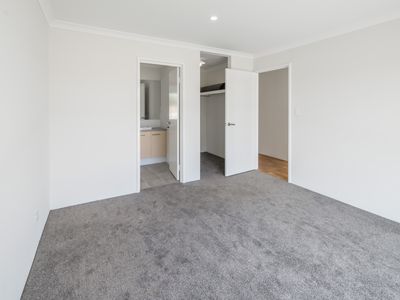 33 Cara Way, Wattle Grove