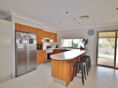 19 Kingfisher Cct, Eden