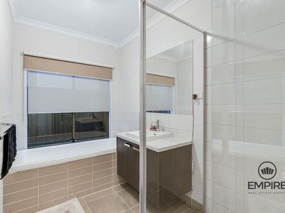 25 Fleuve Rise, Clyde North