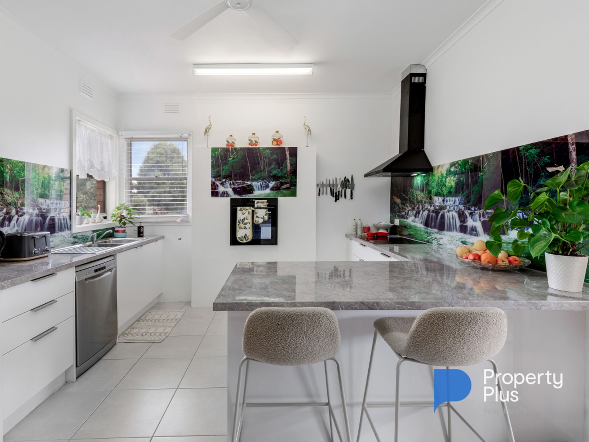 10 ARMSTRONG STREET, Charlton