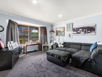 33 Roseheath Boulevard, Kiara